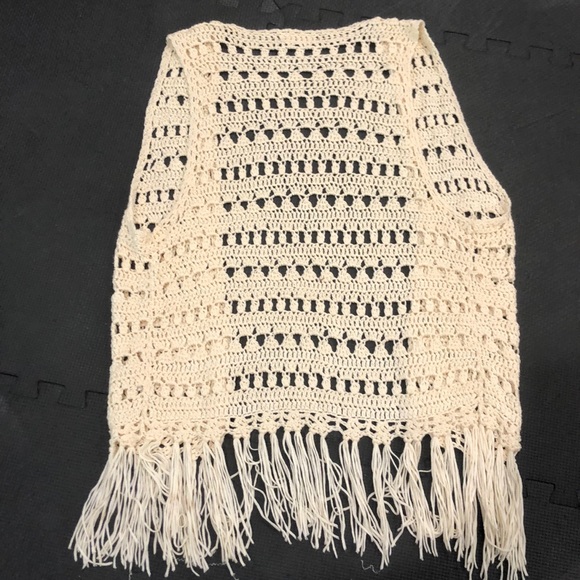 Crocheted vest - Picture 2 of 5